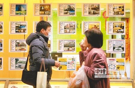 房市不景氣,房仲網站物件「下殺特區」打折物件增加,有房屋最低打到6折。(本報資料照片)