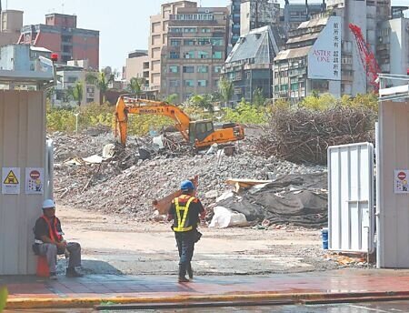 
土方管理新制上路，使得處理費大幅提升，帶動可寧衛、泰霖等5檔相關受惠股強勢吸金。圖∕本報資料照片
