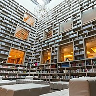 一本好書溫暖內心，一池好溫泉溫暖身體，北投大地旅店