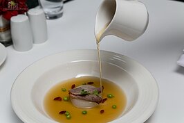 泡完溫泉當然要來場美食饗宴。