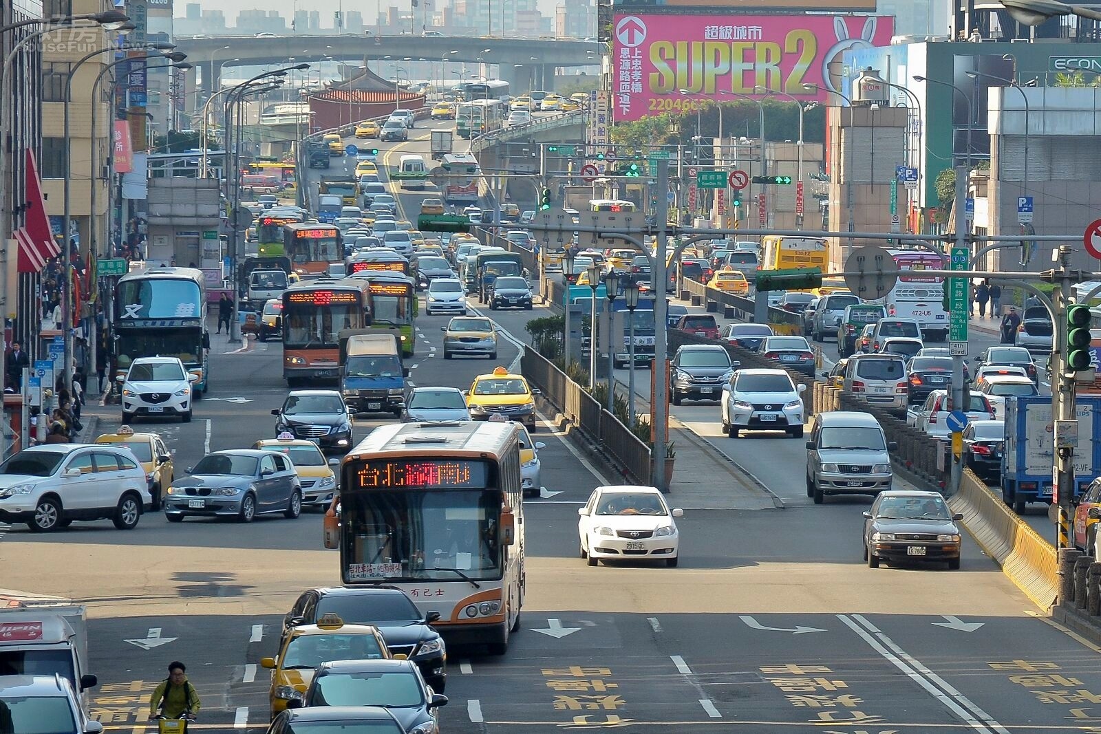 柯文哲上任後將拆除忠孝西路公車道。（好房網News記者 陳韋帆／攝影）