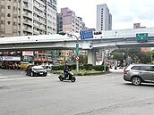 圓環退場或轉型？專家：取決於車流、車種與行人需求