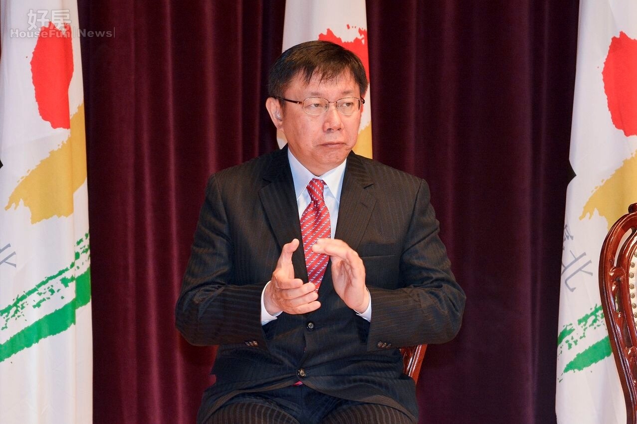 柯文哲拍手。(好房網News記者 陳韋帆/攝影)