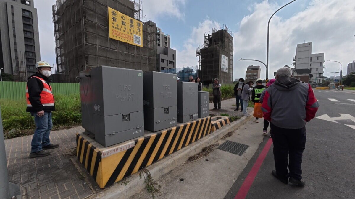 航空城拆遷戶重建基地前有長達5公尺的障礙物，讓他們感覺權益嚴重受損。圖：李春台攝