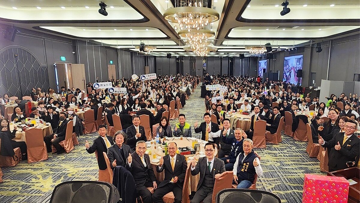 永慶加盟四品牌宜蘭區尾牙即將登場,現場將備有精彩表演、豐富抽獎禮品,讓夥伴將歡慶好成績。此為2025年資料照、永慶房產集團提供