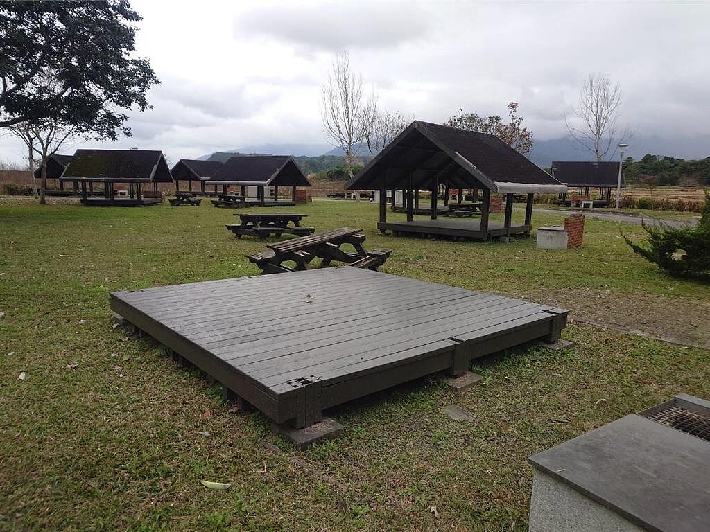 花蓮瑞穗露營區2年前園區部分設施及有頂營位的屋頂因風災受重創，經東部海岸國家風景區管理處暫時閉園展開修繕，預計2月10日重新對外開放。圖／東管處提供