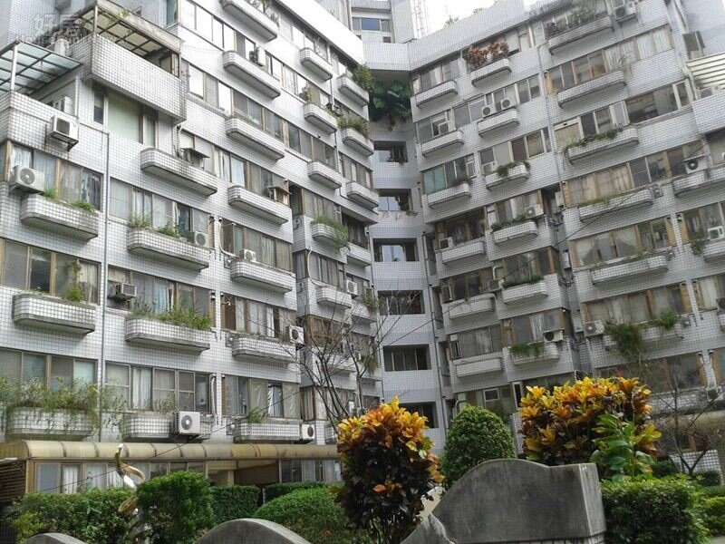 4屋齡逾22年的「森之林」，外牆保養良好。