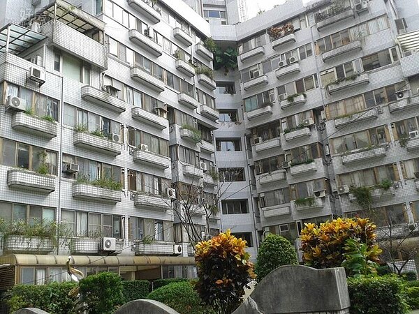 
4屋齡逾22年的「森之林」，外牆保養良好。