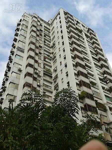 1「森之林」白皙大樓在內湖路三段內相當醒目。