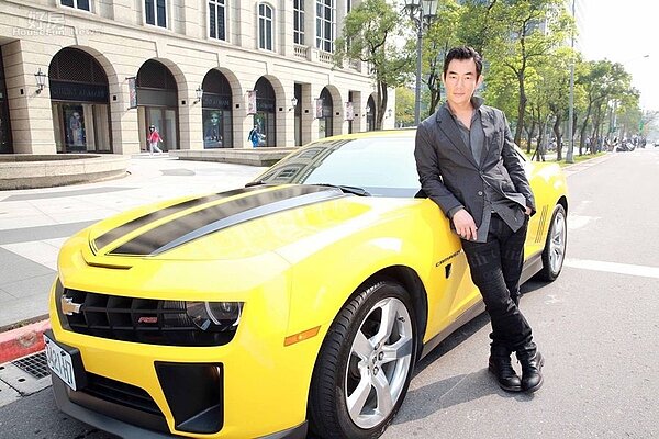 
8目前任賢齊定居香港，在台灣曾住過「森之林」。（圖╱寰亞唱片）