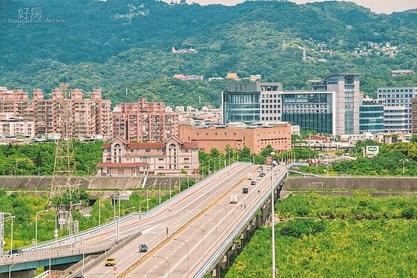 城林橋往樹林方向。(業者提供)