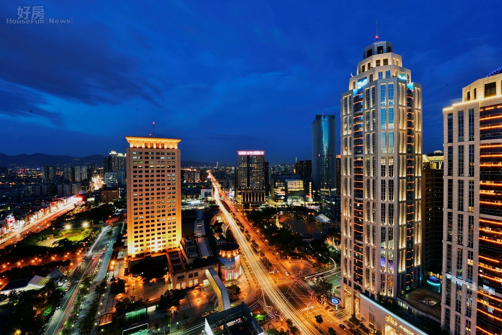 新板特區夜景。(業者提供)