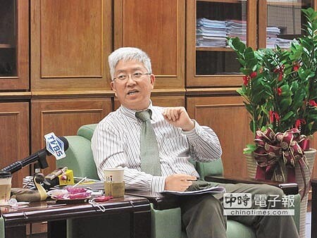 
台北市副市長張金鶚表示，卸任後將回到政大任教，以後的「老闆」就是自己。（陳芃攝）
 