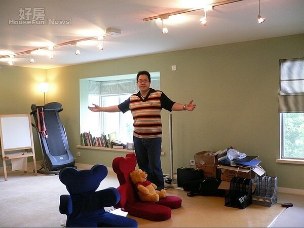 
7.別墅頂樓還有寬敞的休閒室，方便親子娛樂。