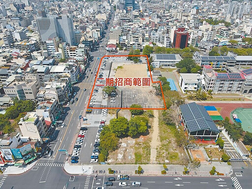 嘉義市「民族國小西側公辦都更二期」基地位處民族路、吳鳳北路重要節點，堪稱是市中心「地王」。（嘉義市政府提供／呂妍庭嘉義傳真）