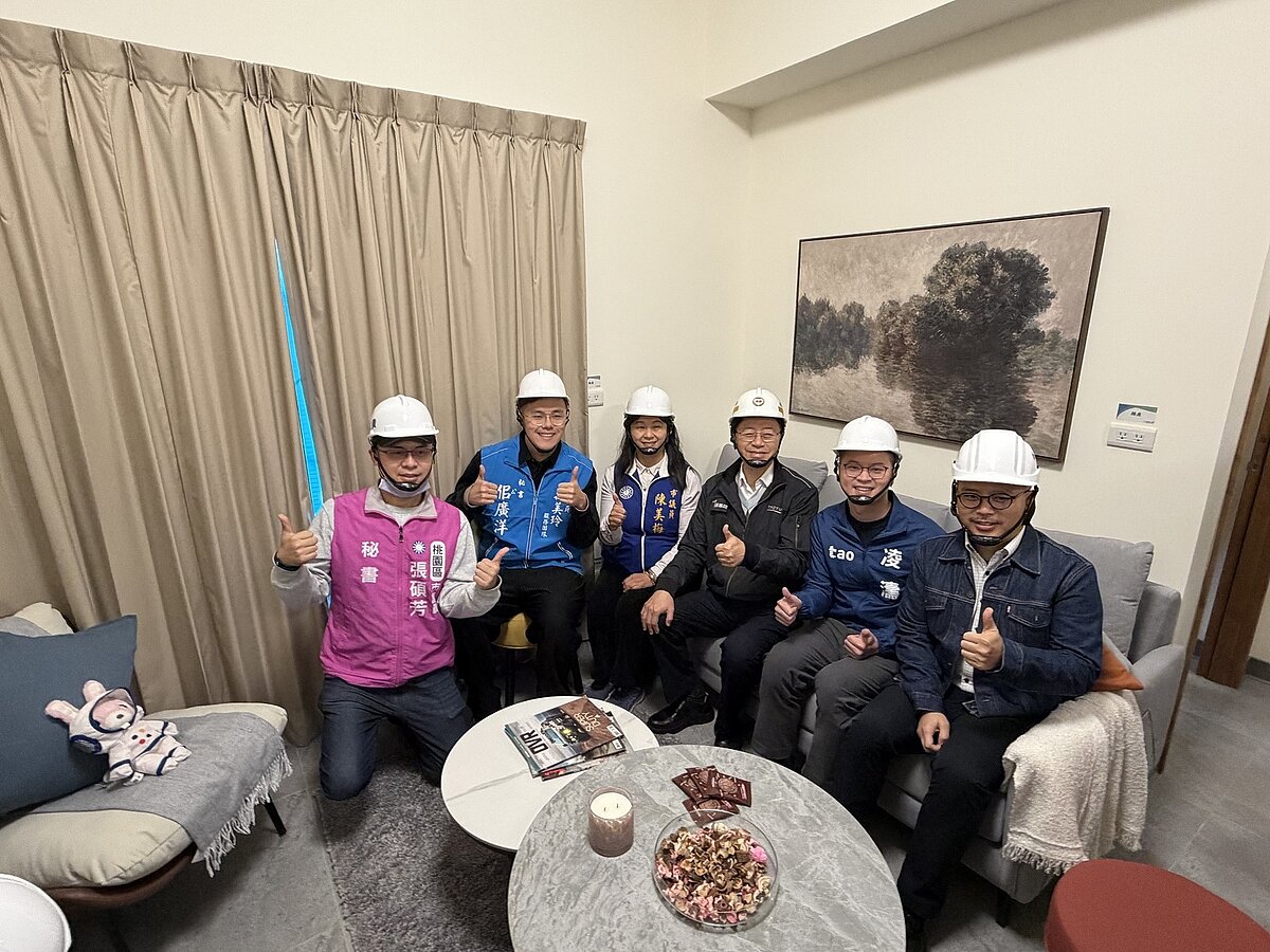 桃園市桃園區正光路公辦都更案舉行上梁典禮，未來將提供1房、2房、3房等房型的社宅。記者朱冠諭／攝影