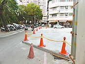 停車場佔路太超過　2線道變1線