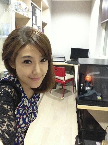 2.老公特別為她在主臥隔出一個小空間,可以經營部落格與粉絲團。