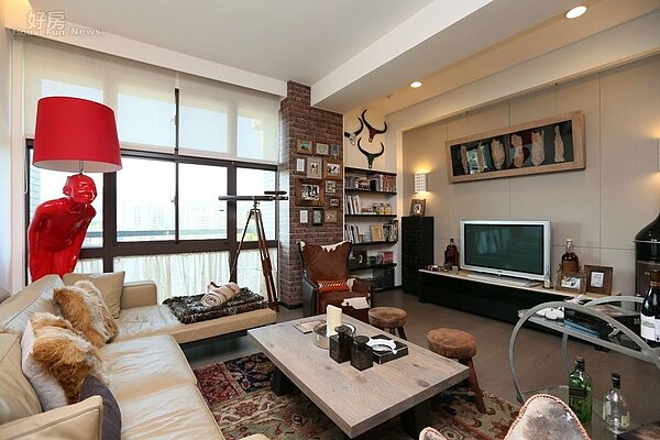 
8.原本給公婆住的是兩戶打通，讓客廳變得寬敞。