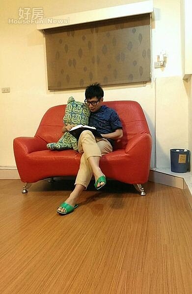 3. 逸祥經常會在房間裡做表演練習,因此挑屋時一定要有個可運用的小空間。