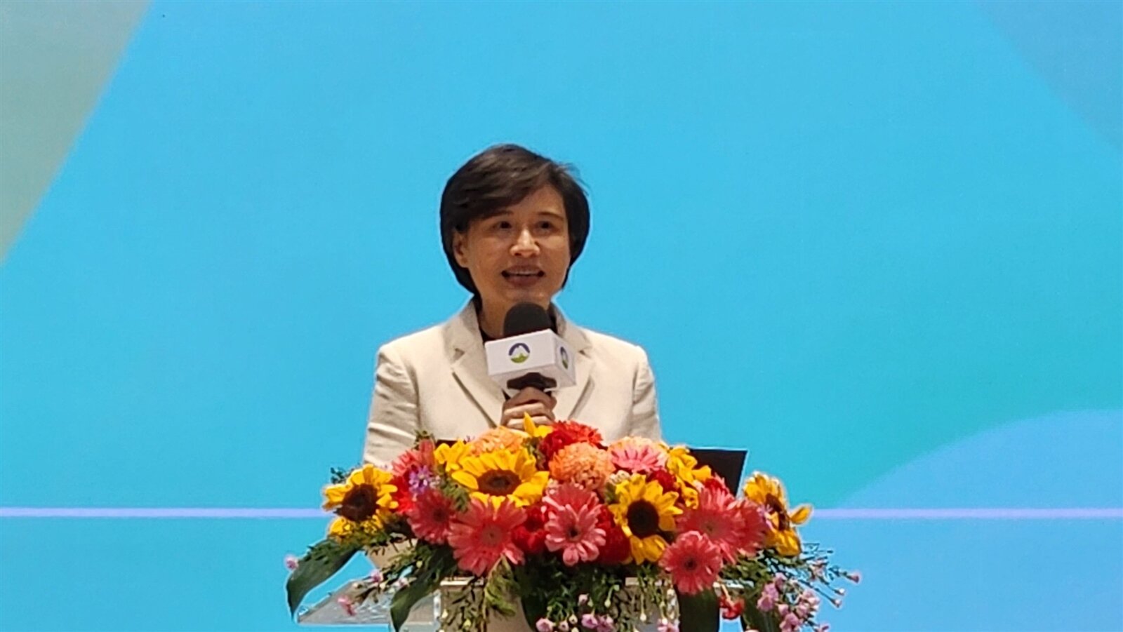 行政院副院長鄭麗君表示，永續長聯盟是一個重要的制度平台，透過跨部會與中央地方交流合作，盼凝聚共識、提出具體行動方案，讓政府成為推動永續與淨零轉型最具說服力的力量。記者胡瑞玲／攝影 