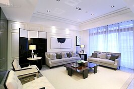 30％的公設比，室內實際可用空間僅有49坪。看似可利用空間不是很多，但是只要夠創意，三房的基本格局最高可隔出五間臥房。