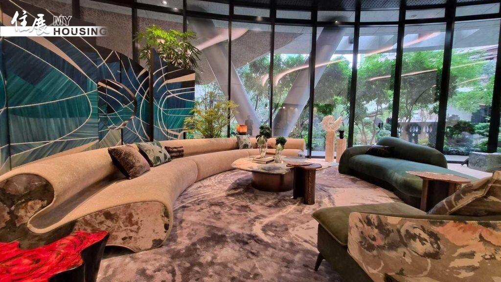 透過異材質拼接屏風的區隔，可將360度迴廊空間，區分出多主題休憩空間。圖／朱福山