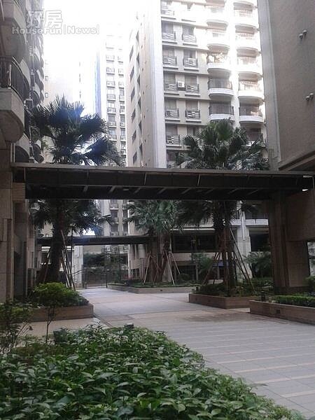 4社區內的花園區規劃完善,環境清幽。