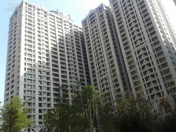 6總戶數390戶的「國家1号院」,位在「活力城」正後方。