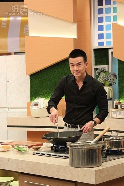8私底下的李沛旭也是個喜歡下廚的新好男人。(超視提供)