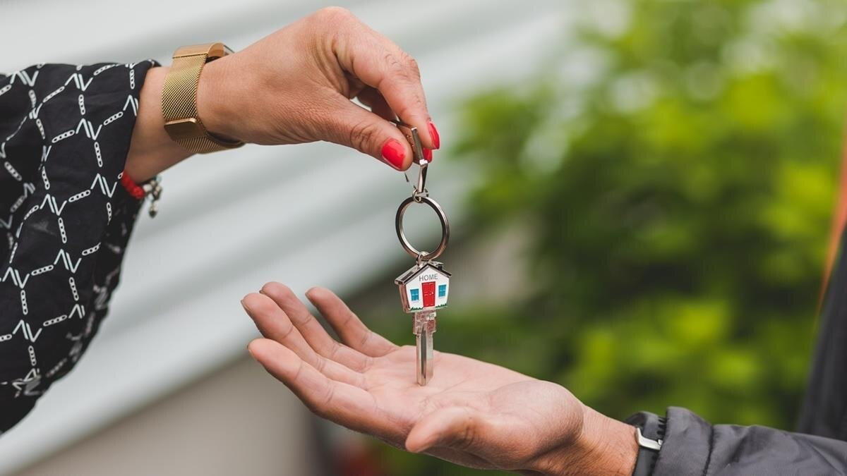 ▼原PO認為出生率是房市長期走向的重要指標。(示意圖/取自Pexels)