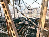 周遭居民驚嚇！高雄鼓山高樓建案起火　沒消防設備遭停工開罰