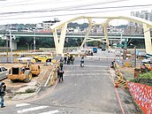 暖江新橋將完工　暖暖街口盼單向改雙向