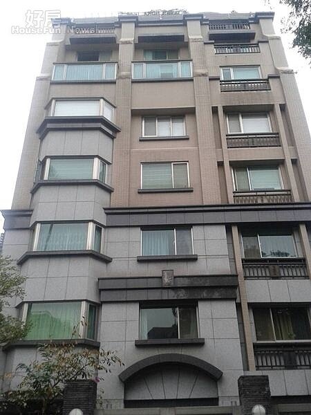 1地上9層、地下2層樓的「天母御賞」,在士東路為知名豪宅。