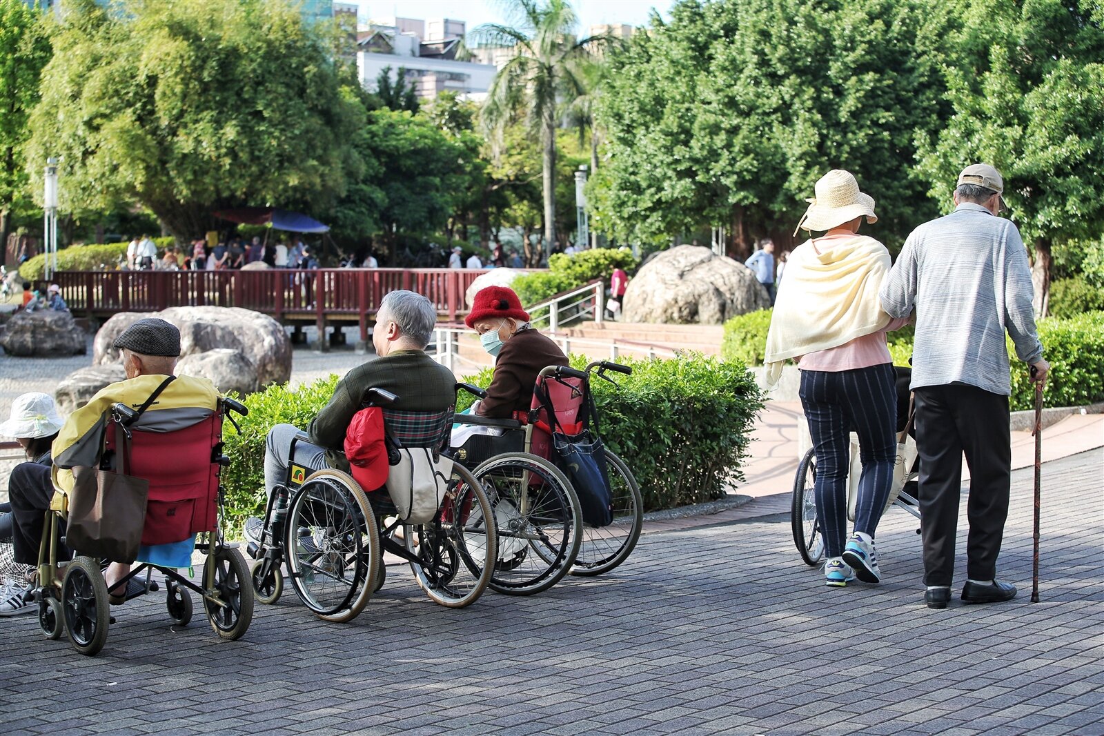 長照基金來自稅收的財源共四項稅目，也包括房地合一稅，但去年全年挹注規模年減14.9%，恐影響民間團體服務量能。圖為示意圖。圖／聯合報系資料照片 