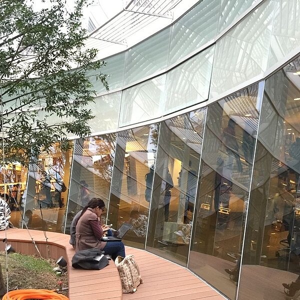 高雄市圖總館 (好房網News記者林美欣攝影)