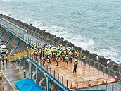 淡水金色水岸自行車道　拚7月底完工