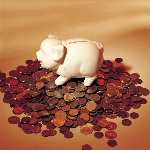 實質負利率,使得民眾存款變薄,加上物價指數持續上漲,新台幣可能越來越難用了。(圖/資料中心)