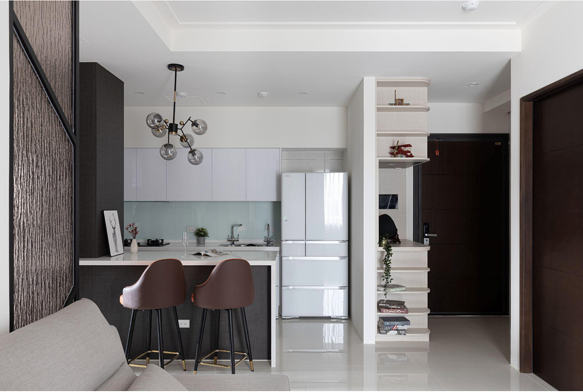 整潔的玄關能緩衝進門時的壓力,試著減少雜物,讓事業運與心情一起煥然一新。圖/狸樂聚設計師梁菱恩提供