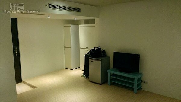 3.租屋部份蘇哥哥個人偏好已有基礎裝潢、空間簡單乾淨的小套房,另一方面也是基於把妹考量。