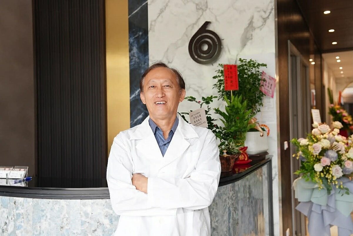 六順醫療體系總院長王新民分享臨床案例,期望透過新書讓更多患者及家屬了解早期介入與正確療程的重要性。