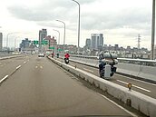 拆分隔島？成蘆大橋改善機車道　下月會勘