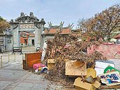屏東縣定古蹟　宗聖公祠外淪垃圾場　後代抗議