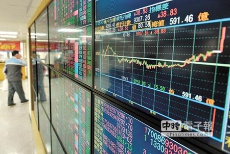 提振股市看這招金管會主委曾銘宗宣布台股揚升方案,漲跌幅自8月3日起放寬為10%,加速和國際接軌。(杜宜諳攝、本報資料照片)