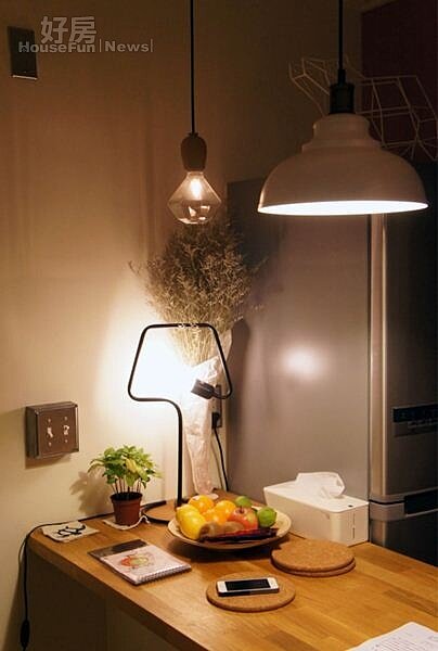 4.熊秋葵喜歡購買各式各樣造型燈具,光整個家裡燈具至少有超過20種。