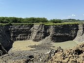高雄美濃二地逾20萬噸廢棄物　復原遙遙無期