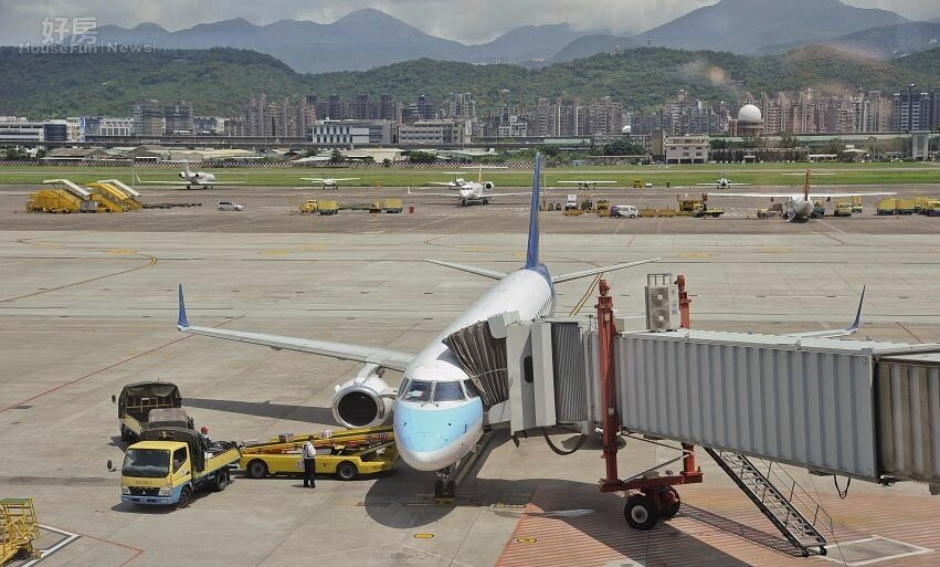 空難令機場旁住宅受到威脅。(好房網News記者 陳韋帆/攝影)