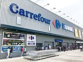 量販業超猛　去年業績逆勢增