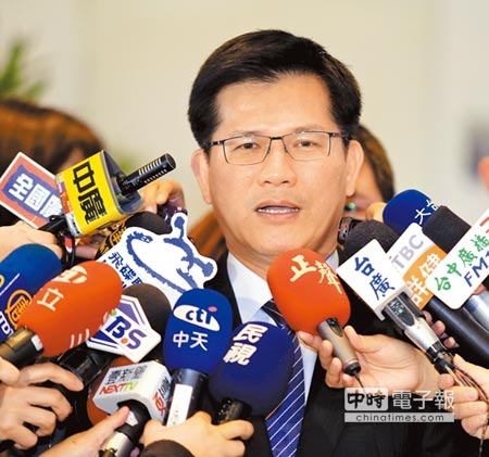 台中市長林佳龍（左圖）停建台灣塔，前副市長蕭家祺（右圖）批評將讓國際看笑話。（本報資料照片） 