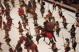 大阪城內展出早年戰爭的縮小模型。